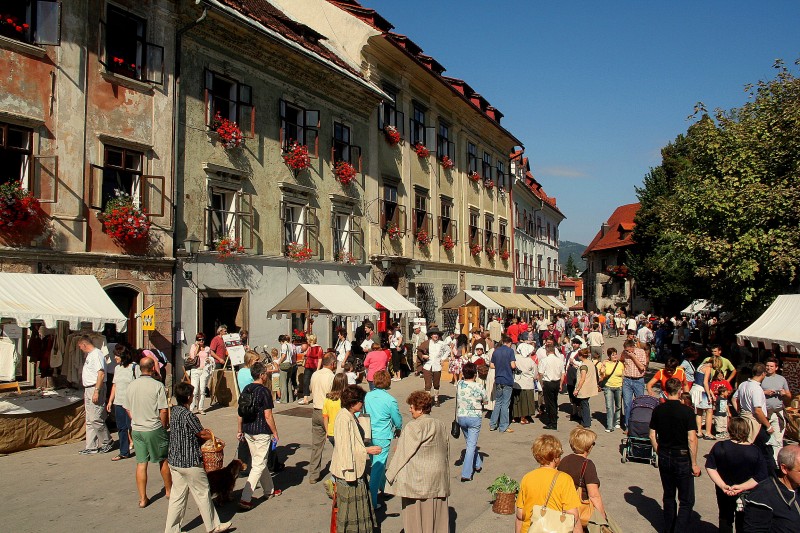 Tržnica kmetijskih pridelkov in izdelkov